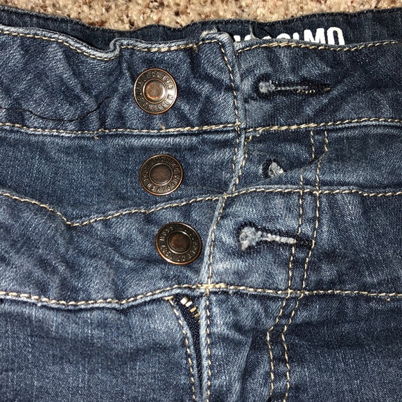 Shorts - Picture 4 of 5